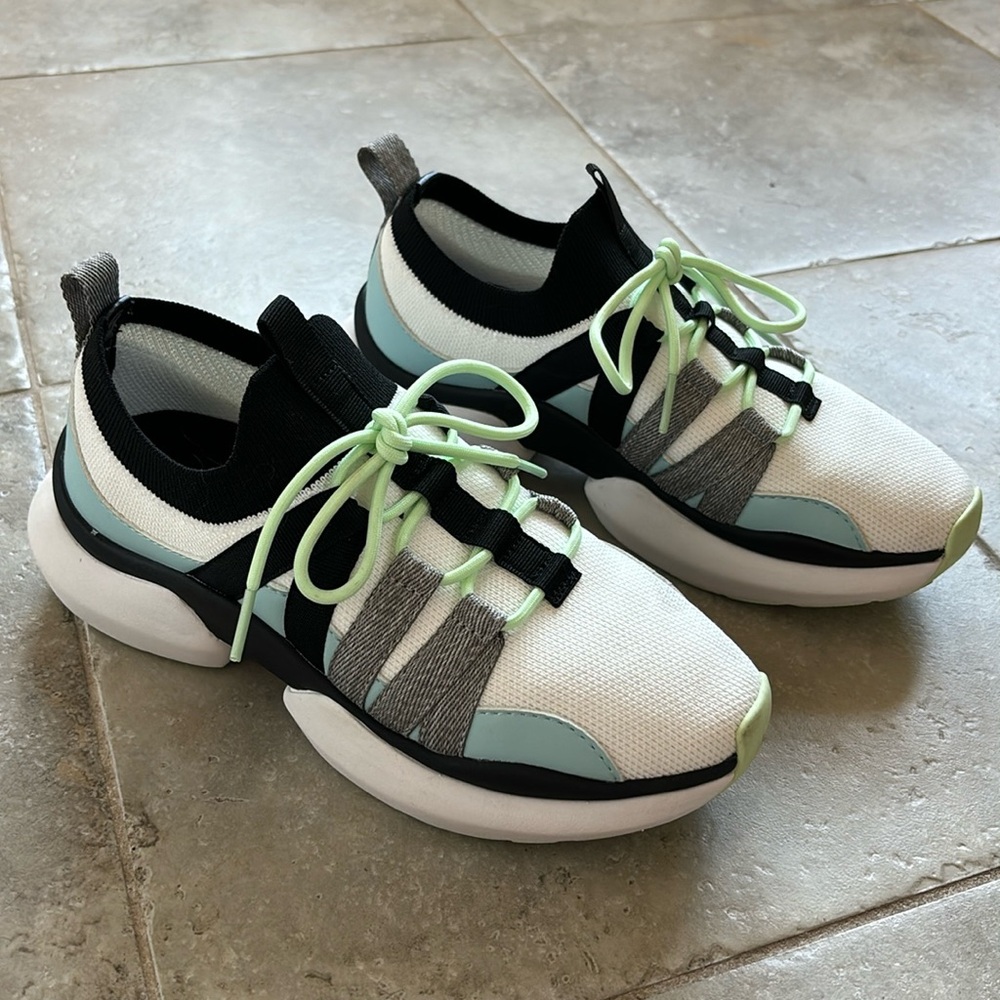 Nurture athletic shoes